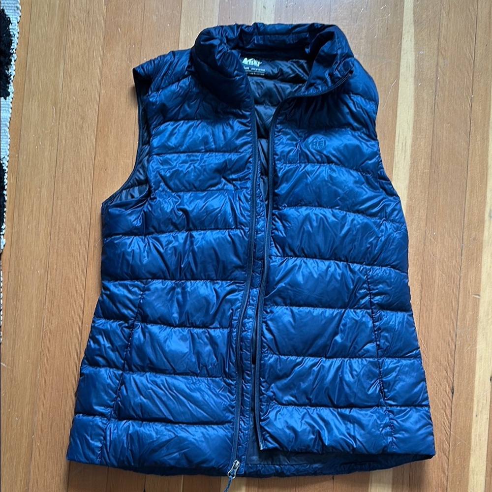 REI womens navy Blue Puffer Vest
